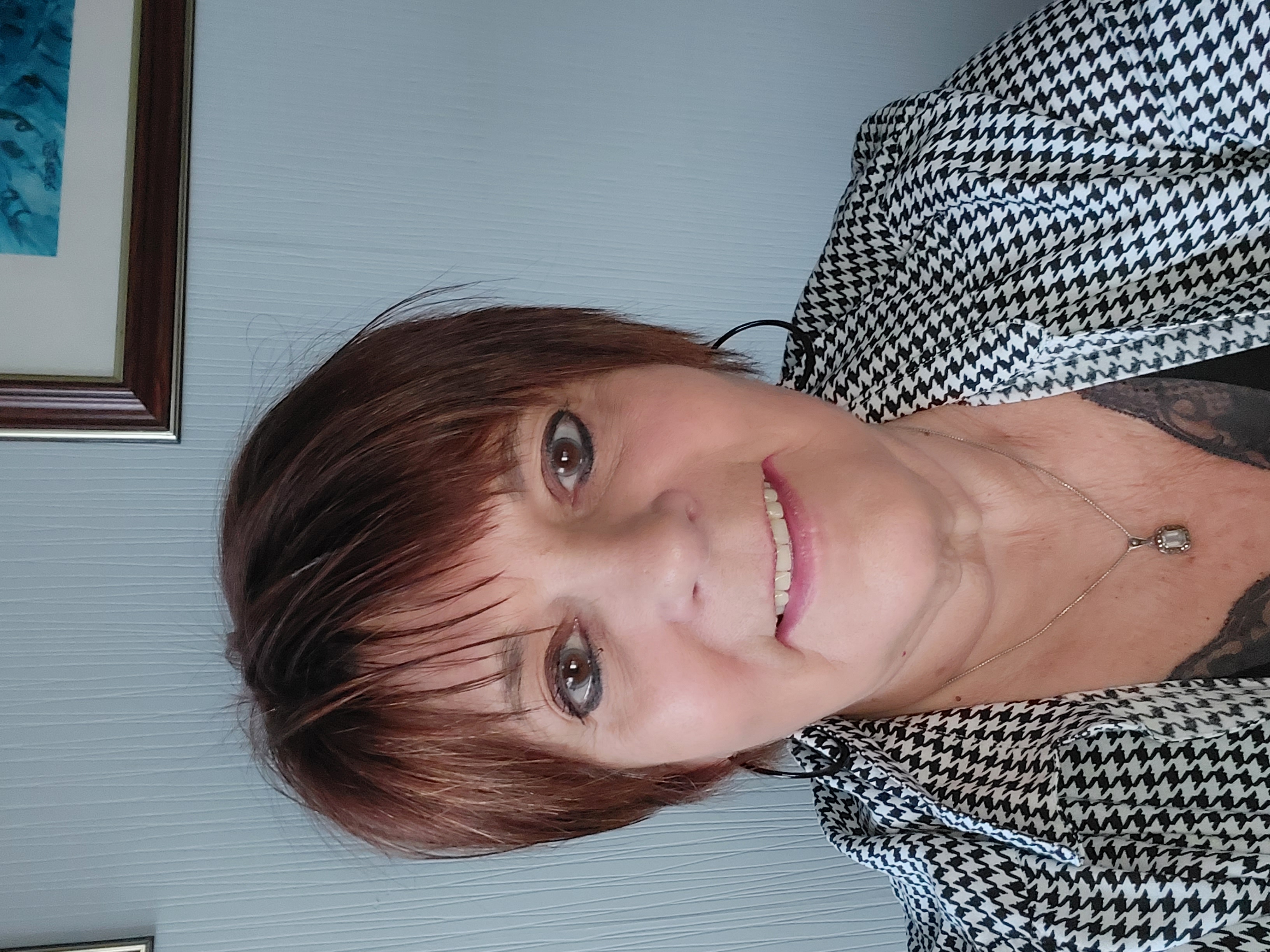 Sylvie CHAQUIN est membre du bureau de l'Amicale Laïque du Port-Boyer
